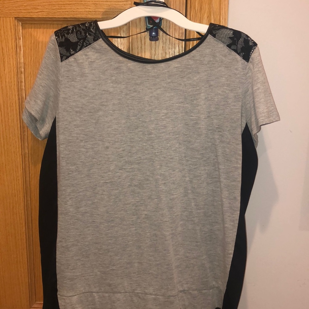 gray and black blouse